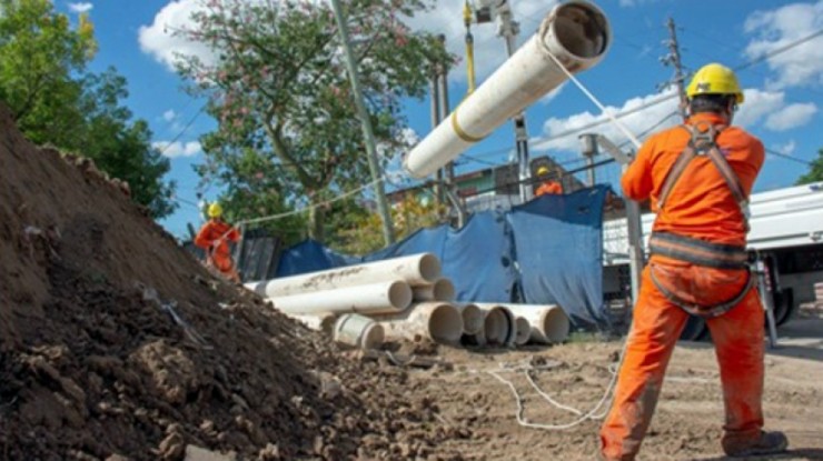 AySA: avanza la obra de Red Secundaria Cloacal en Lanús